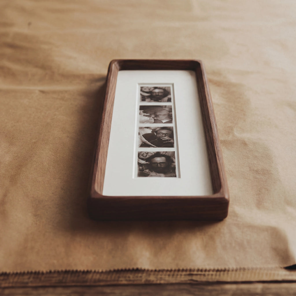 L’Instant — Cadre Photomaton en Noyer Blanc