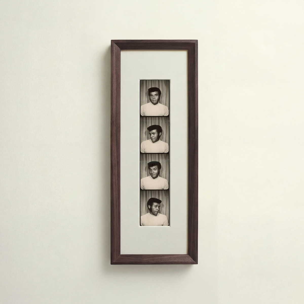 L’Instant — Cadre Photomaton en Noyer Foncé - Blanc